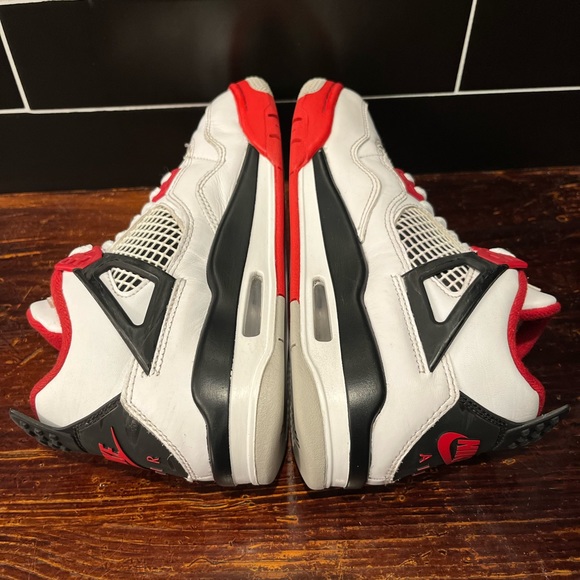 Air Jordan 4 Fire Red Size 5 Youth No Box 2020 Release - Picture 9 of 11